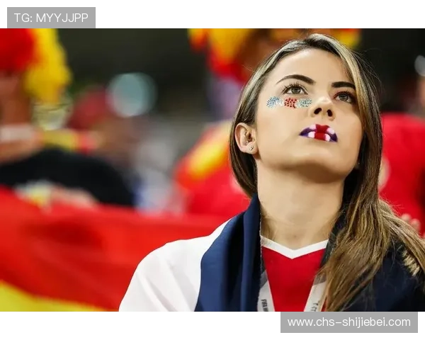 卡塔尔世界杯美女：各国美女球迷的时尚搭配与热情表现